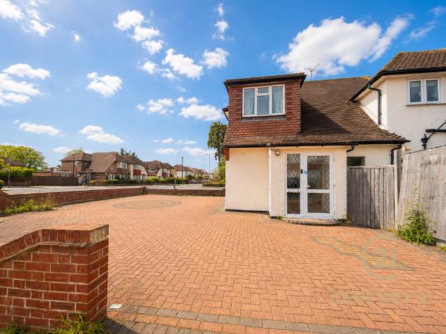 House for rent in Motspur Park, Greater London