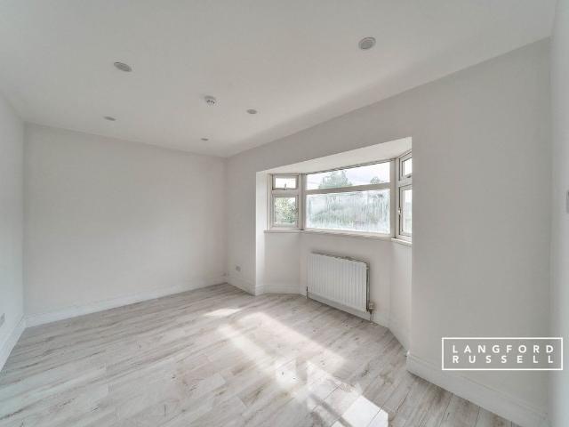 Room for rent in Coldharbour, Greater London