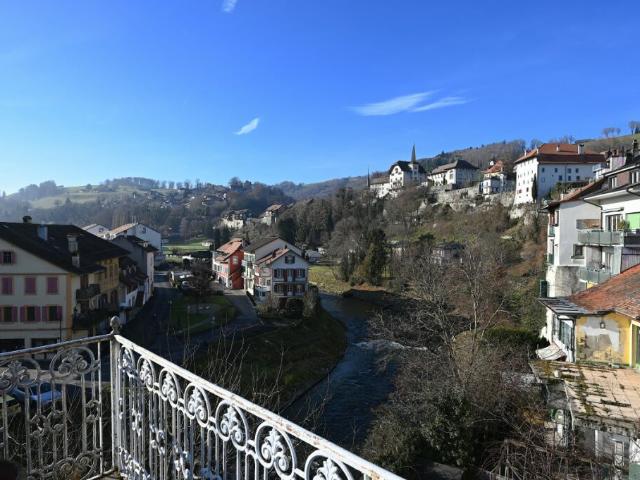 Mehrfamilienhaus kaufen in Moudon, Waadt