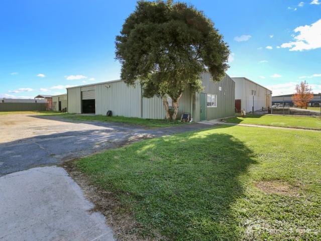Warehouse for sale in Wodonga, Victoria