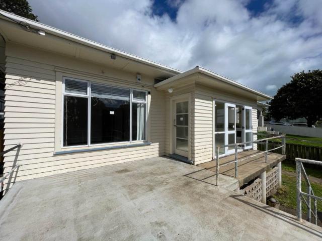 Apartment for rent in Ōwairaka, Albert-Eden