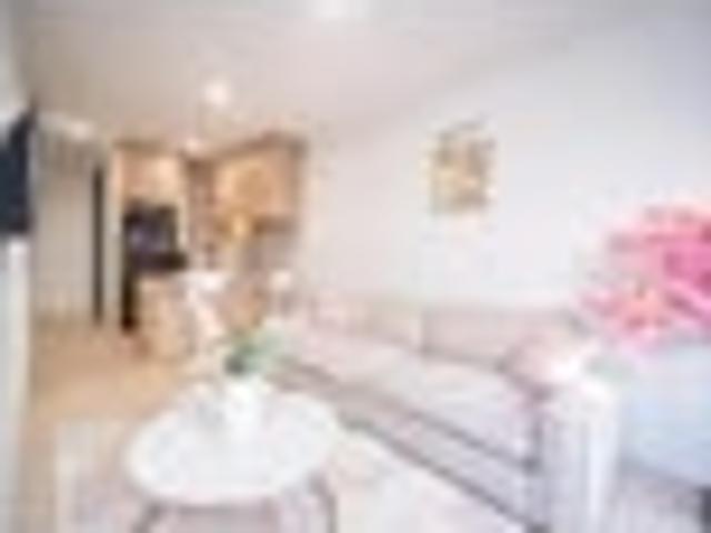 Townhouse for rent in Saint Lukes, Albert-Eden