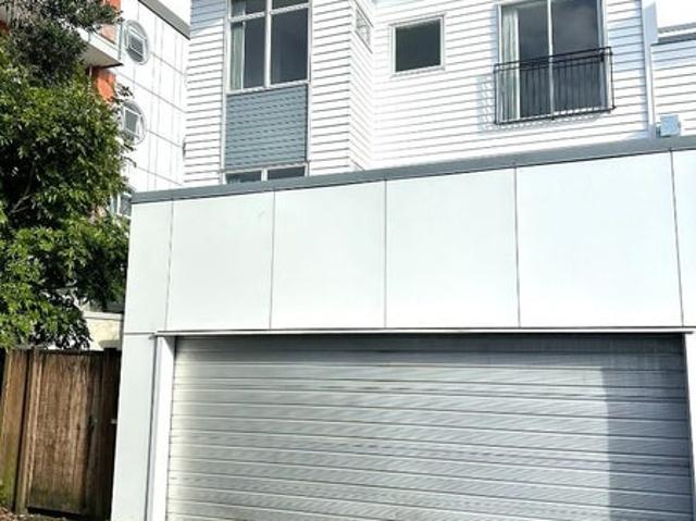House for rent in Balmoral
