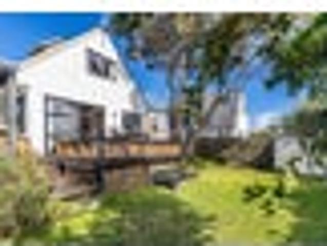 Townhouse for rent in Saint Lukes, Albert-Eden