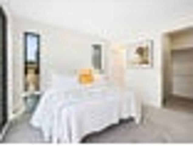Townhouse for rent in Ōwairaka, Albert-Eden