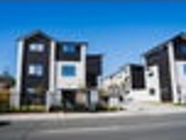 Townhouse for sale in Balmoral