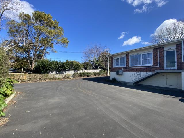 Apartment for rent in Ōwairaka, Albert-Eden