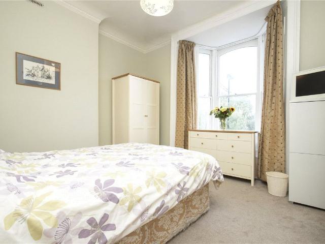 Apartment for rent in North Sheen, Greater London