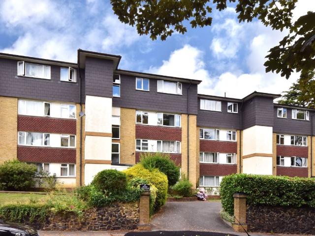 Apartment for rent in Shortlands, Greater London