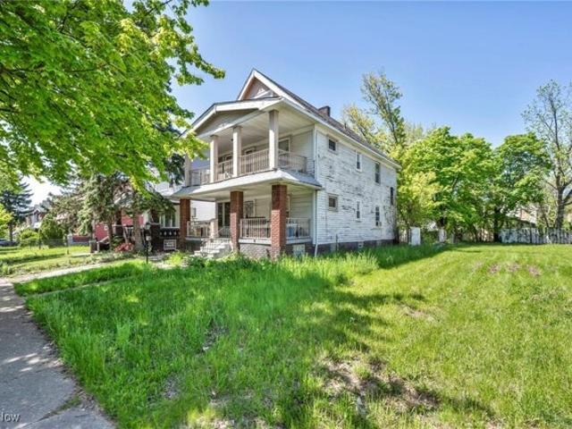 House for sale in Cleveland