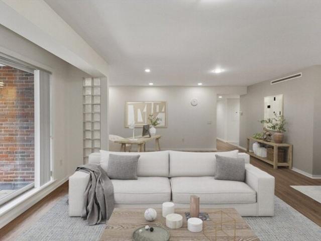 Condo for sale in Cambridge