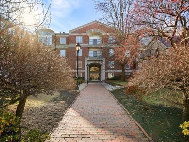 Condo for sale in Cambridge