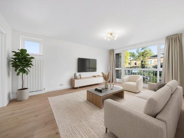 Apartment for rent in Brentham Garden Suburb, Greater London