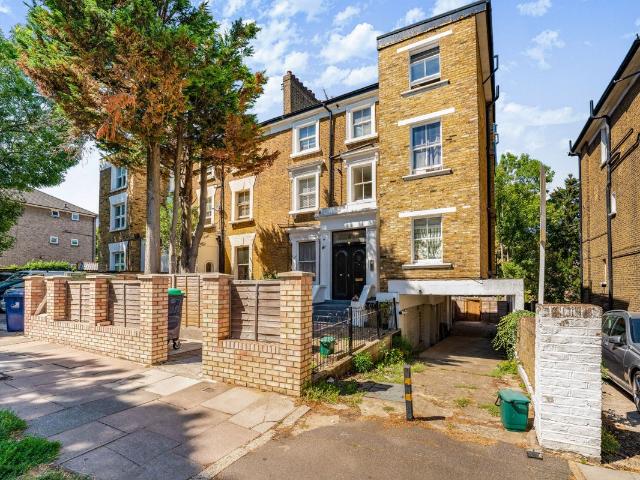 Studio for rent in London Borough of Ealing, Perivale