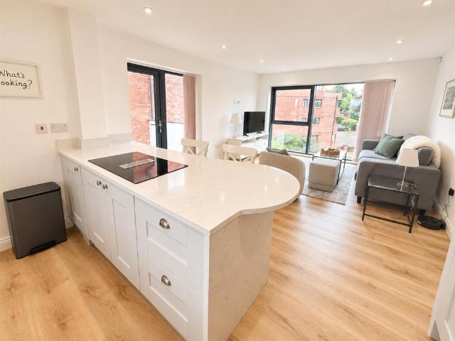 Apartment for rent in Heswall, Wirral
