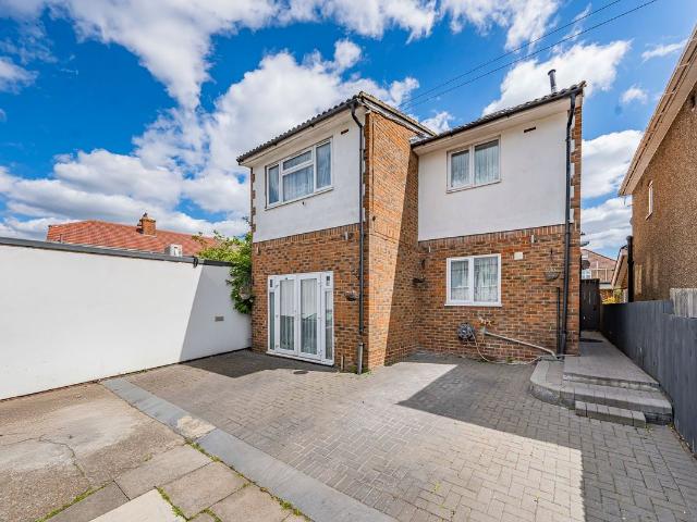 House for rent in London Borough of Ealing, Greenford