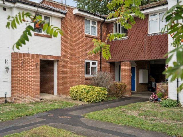 Apartment for rent in Egypt, Farnham Common