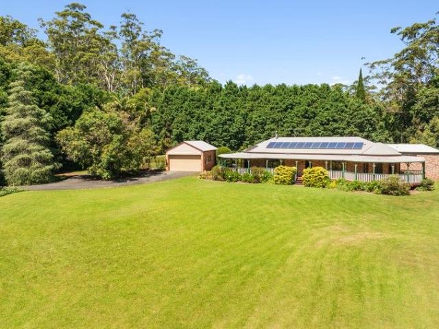 Cottage for sale in Tamborine Mountain, Queensland