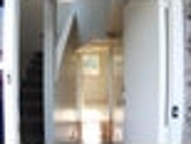 Apartment for rent in Three Kings, Oroua County