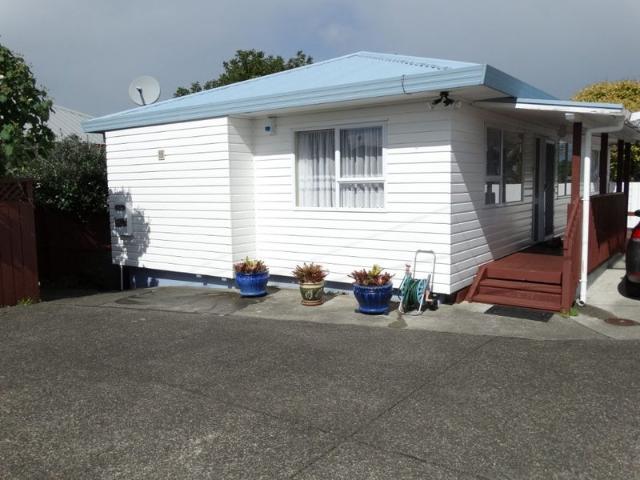 House for rent in Three Kings, Oroua County