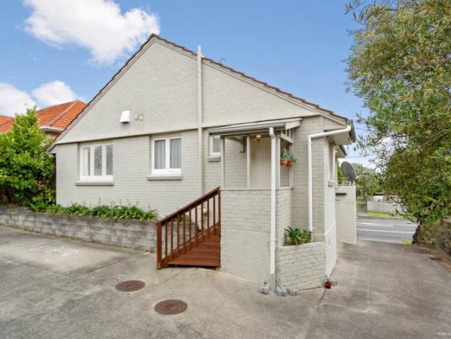 House for rent in Balmoral, Albert-Eden