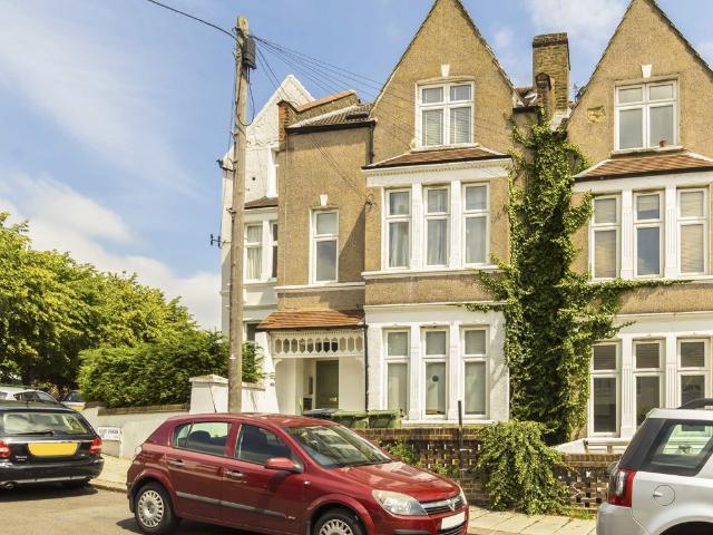 Apartment for rent in Streatham, Greater London