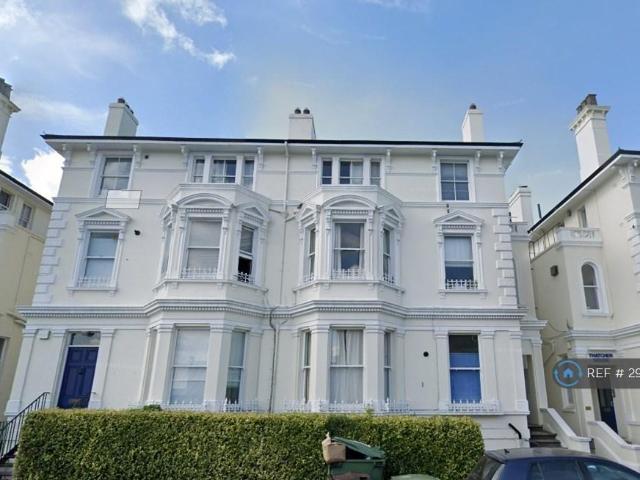 Apartment for rent in Royal Wells Park, Tunbridge Wells