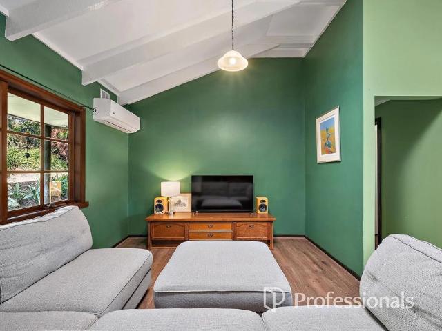 Room for rent in Camerons Creek, Victoria