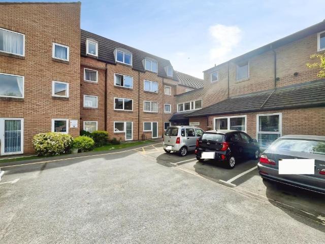 Apartment for rent in Horsell, Woking