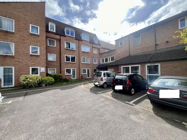 Apartment for rent in Horsell, Woking
