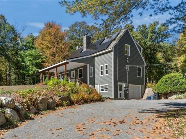 House for sale in Simmons Corner, Foster