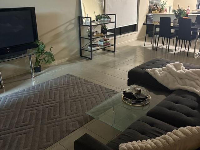 Room for rent in Mount Low, Queensland