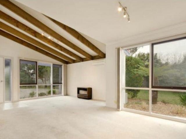 Room for rent in Camerons Creek, Victoria