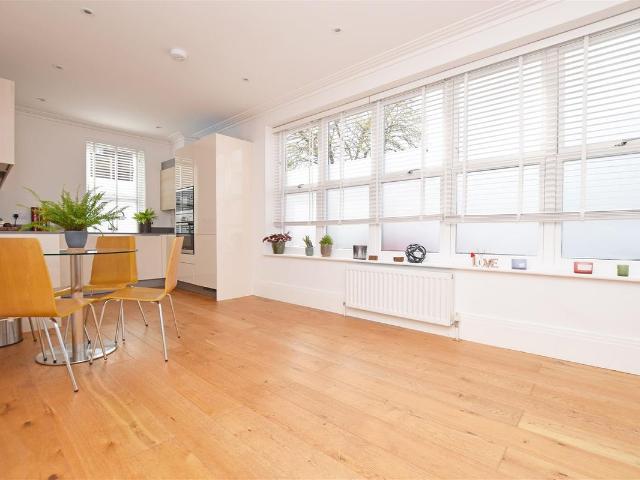 Apartment for rent in Hampton, Greater London
