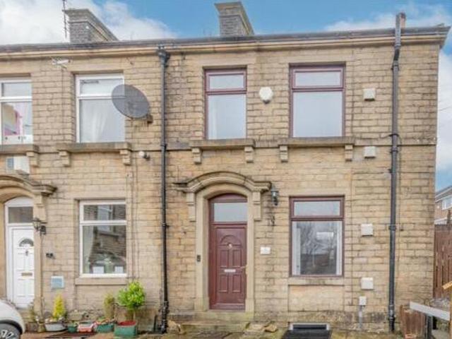 House for sale in Huddersfield, West Yorkshire