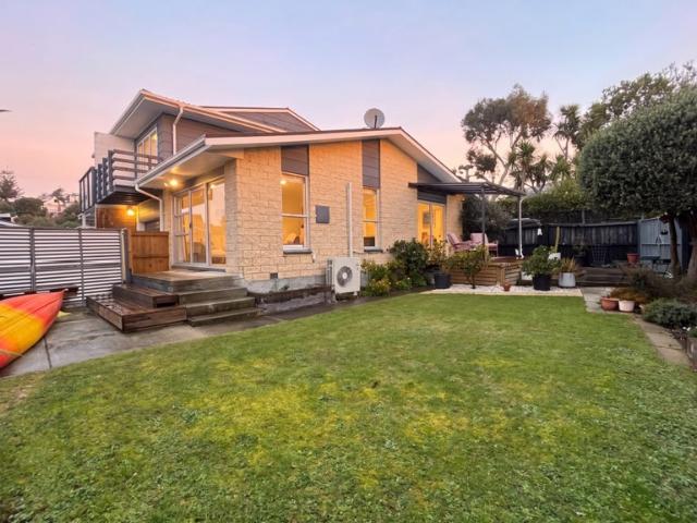 House for rent in Chaslands, Canterbury