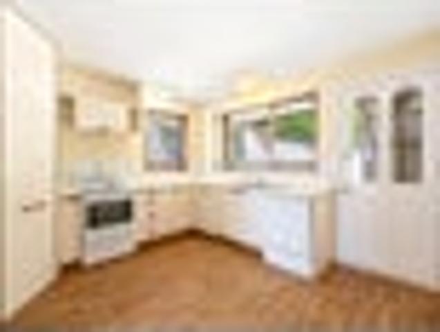 House for rent in Chaslands, Canterbury