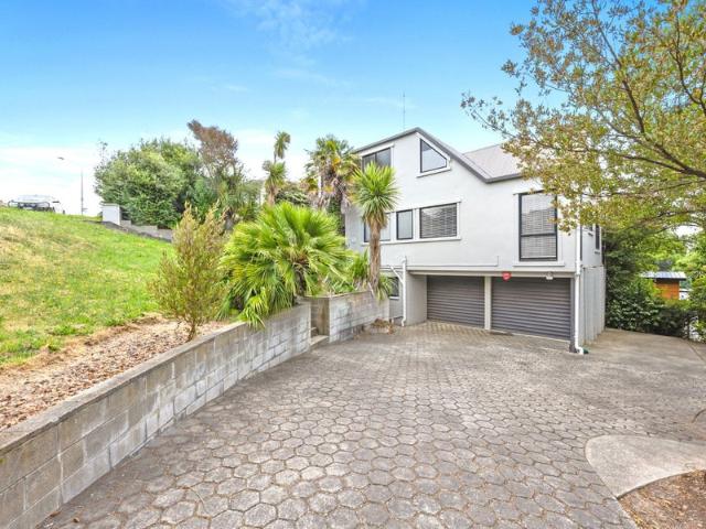 House for rent in Chaslands, Canterbury
