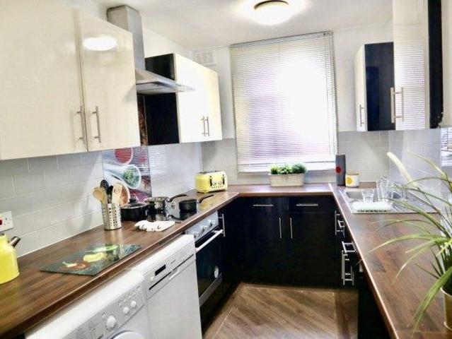 House for rent in Calderstones