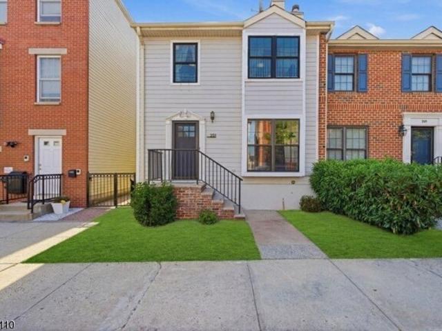 Condo for sale in Newark, New Jersey