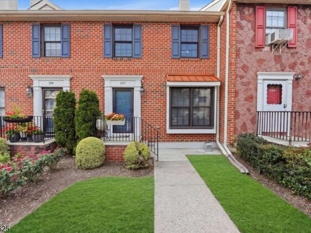 Condo for sale in Newark, Essex County