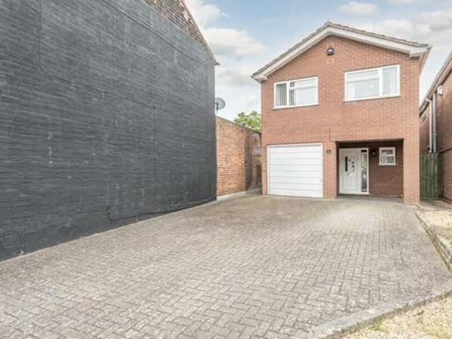 House for sale in Stourbridge, West Midlands