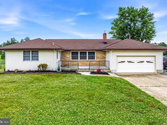House for sale in Columbus, New Jersey