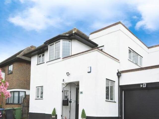 House for sale in Chigwell, Epping