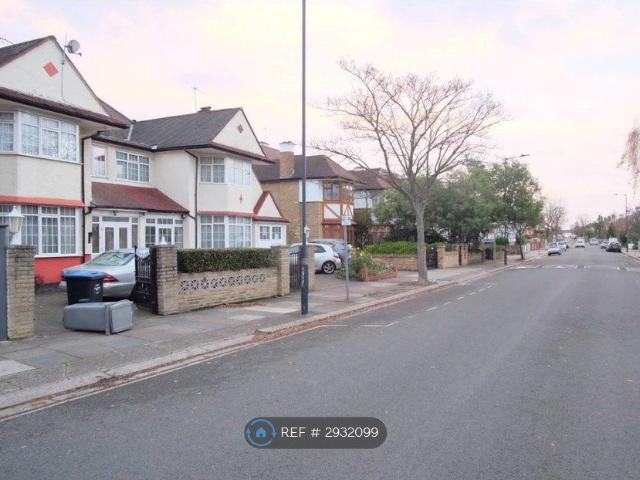 House for rent in Brondesbury, Greater London