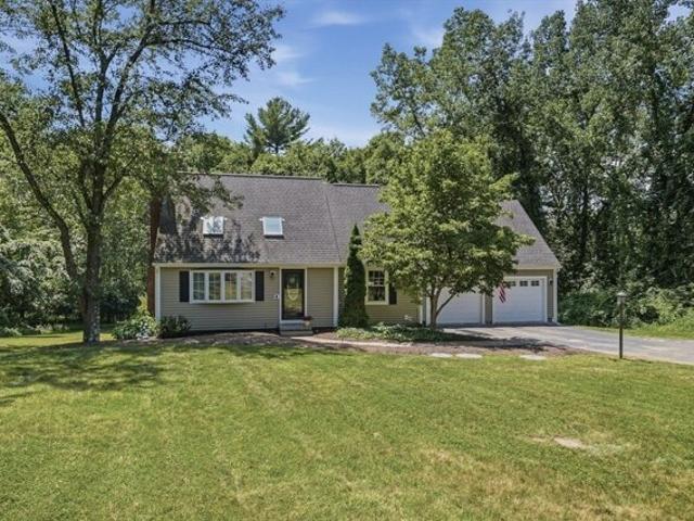House for sale in North Oxford, Massachusetts