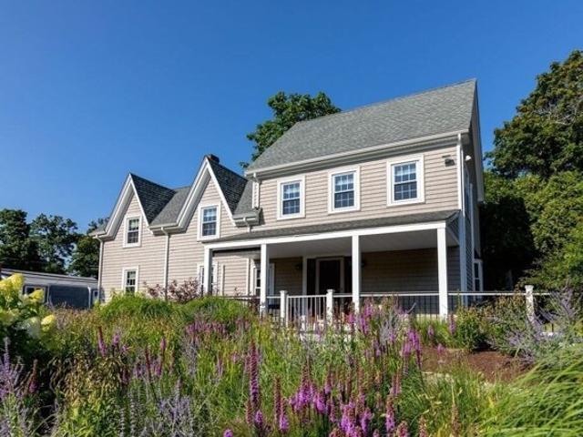 House for sale in Manomet, Massachusetts