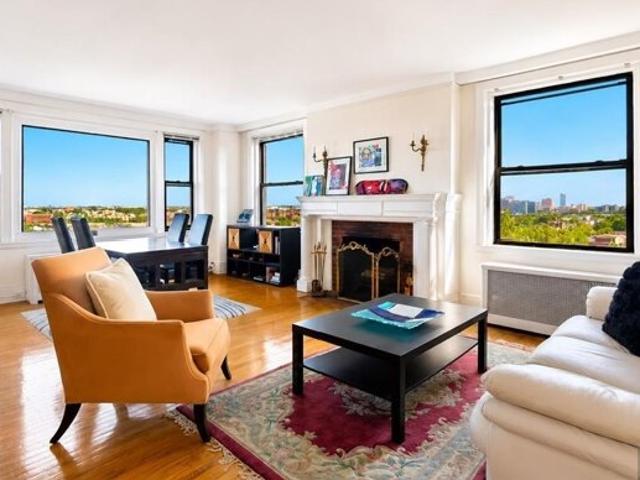 Condo for sale in Newark, New Jersey