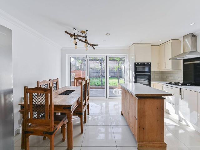House for rent in London Borough of Merton, Collier's Wood
