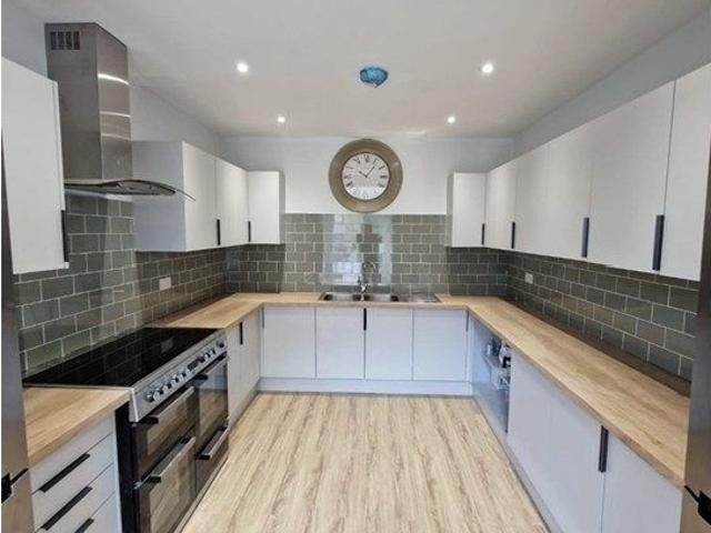 Room for rent in Dulcote, Bath And North East Somerset